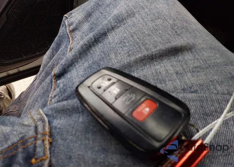 2021 Toyota Rav4 Xle Premium z USA, uszkodzony, nr VIN 2T3A1RFV1MW170720